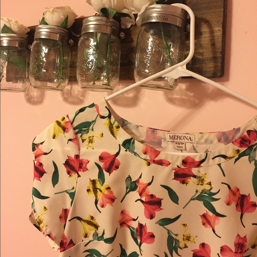 Floral Short-Sleeved Blouse